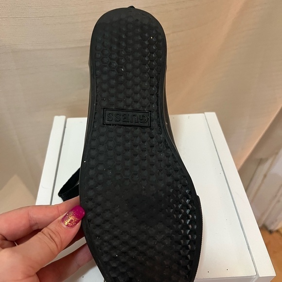 Black Guess women’s high top sneaker gold zipper accent size 6.5 - Picture 5 of 7